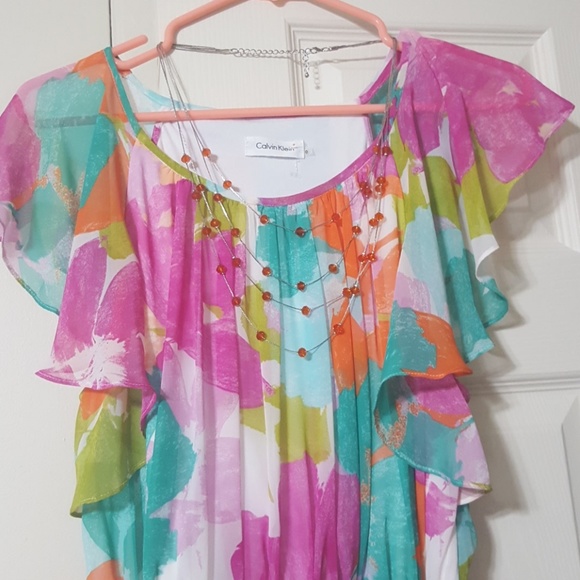 Dress with belt included. - Picture 2 of 7